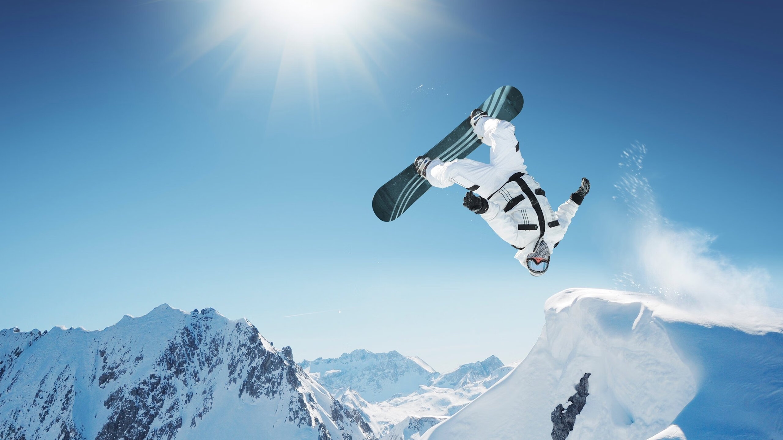 麦基翁200米仰泳冲刺阶段极具爆发力，麦基翁几块金牌